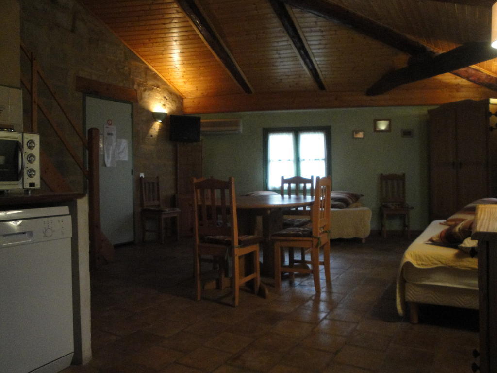 特雷耶城堡庄园度假屋 Montaren-et-Saint-Médiers 客房 照片